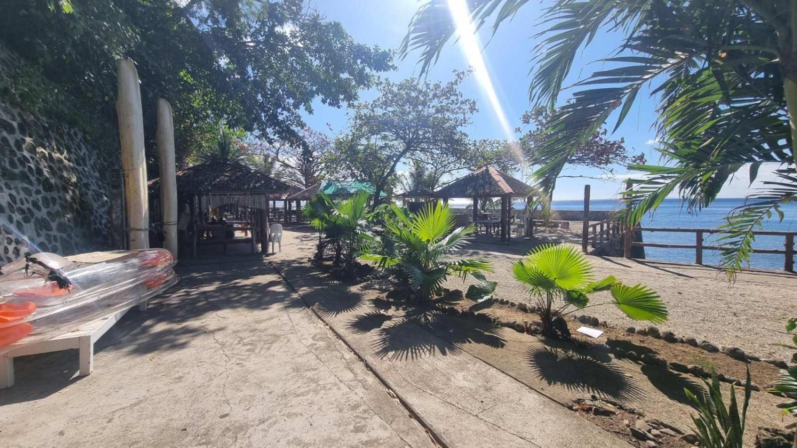 Dive And Trek Resort And Marine Sanctuary Bauan Exteriör bild